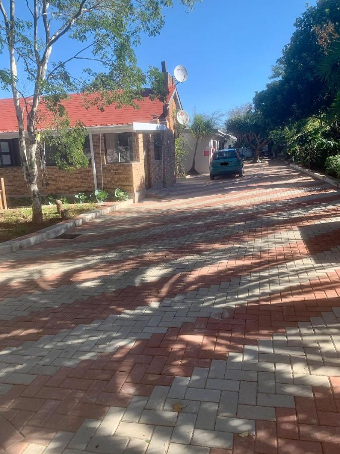 Cycad Stay Mthatha Bagian luar foto